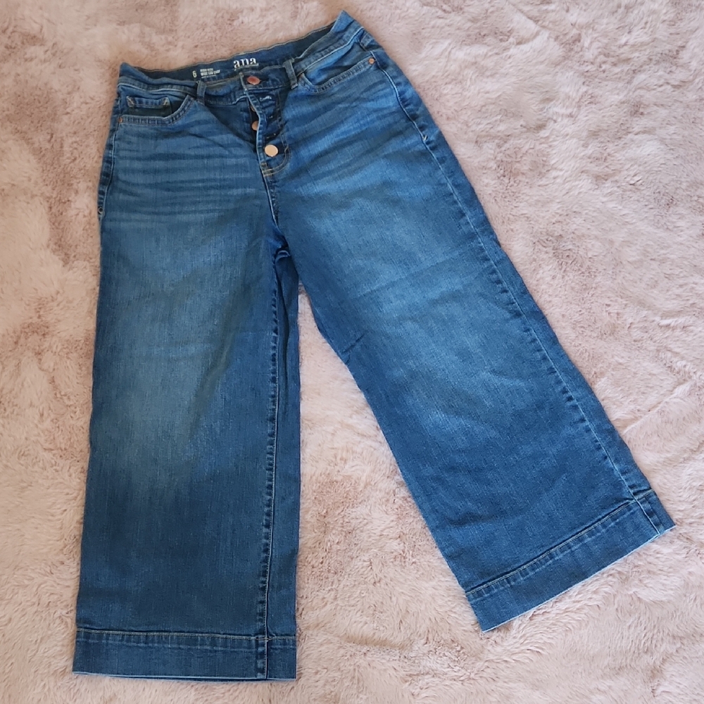 Wide-Leg Blue Jeans